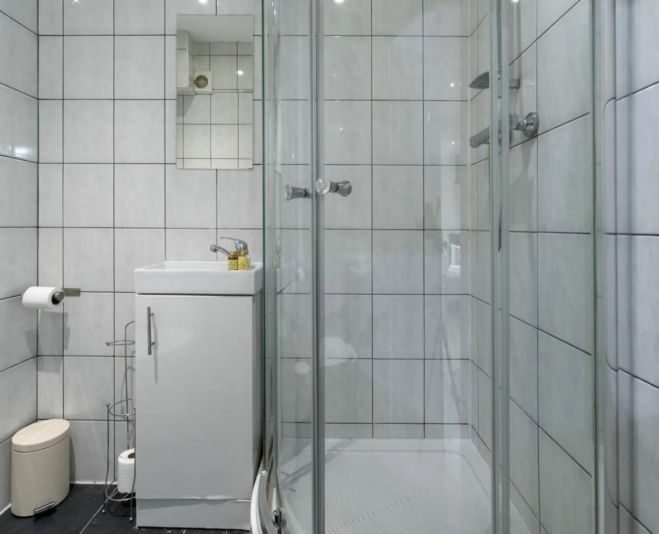 Contemporaru Studio Apartment In Shoreditch London United Kingdom