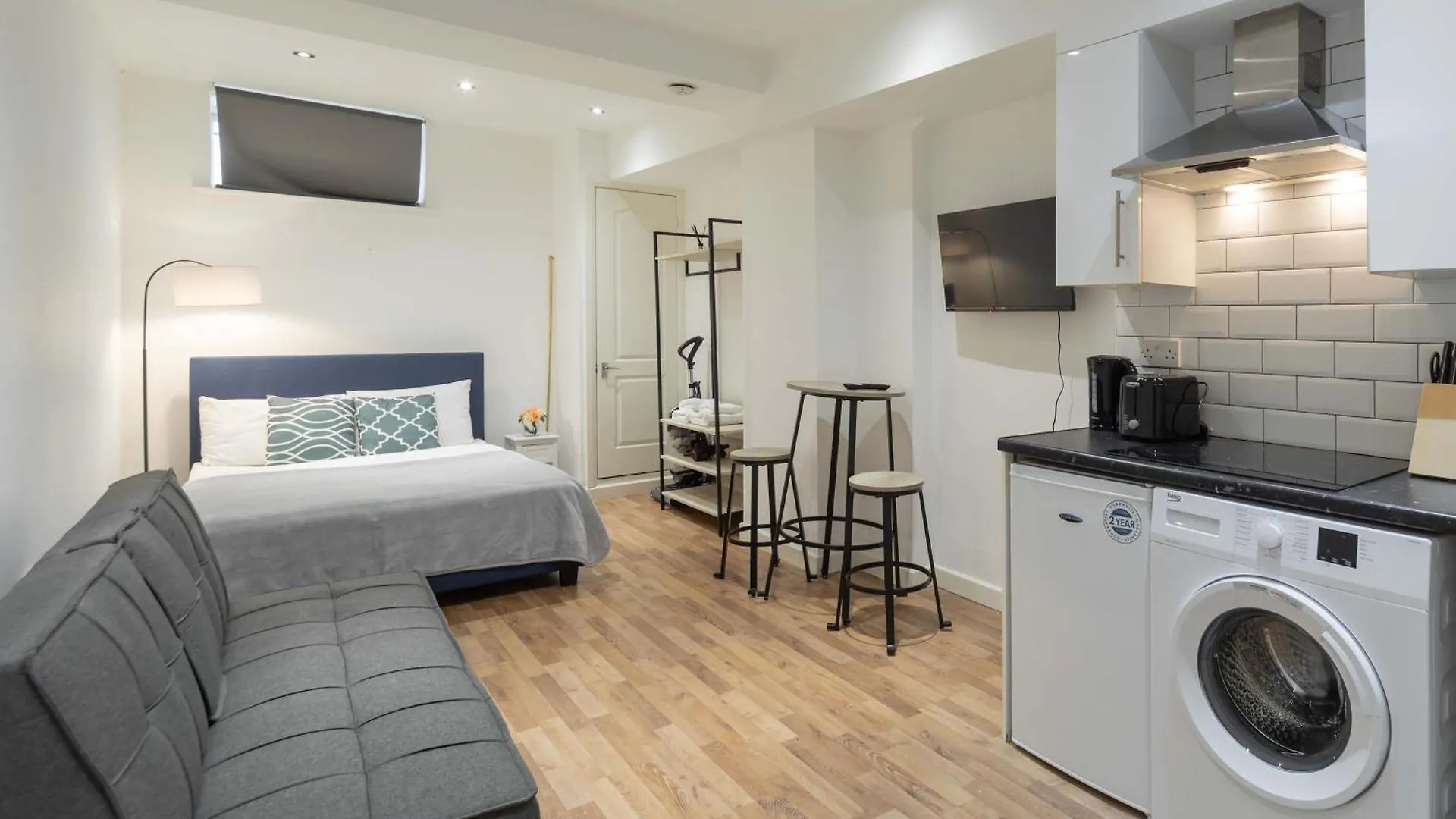 Contemporaru Studio Apartment In Shoreditch London